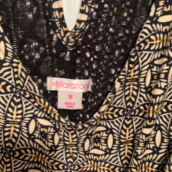 Target gold black romper with back fastener - Picture 4 of 5